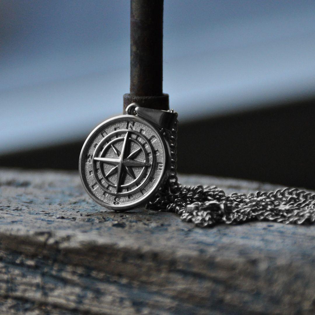 Compass-Inspired Men's Jewelry – Navigate Your Style